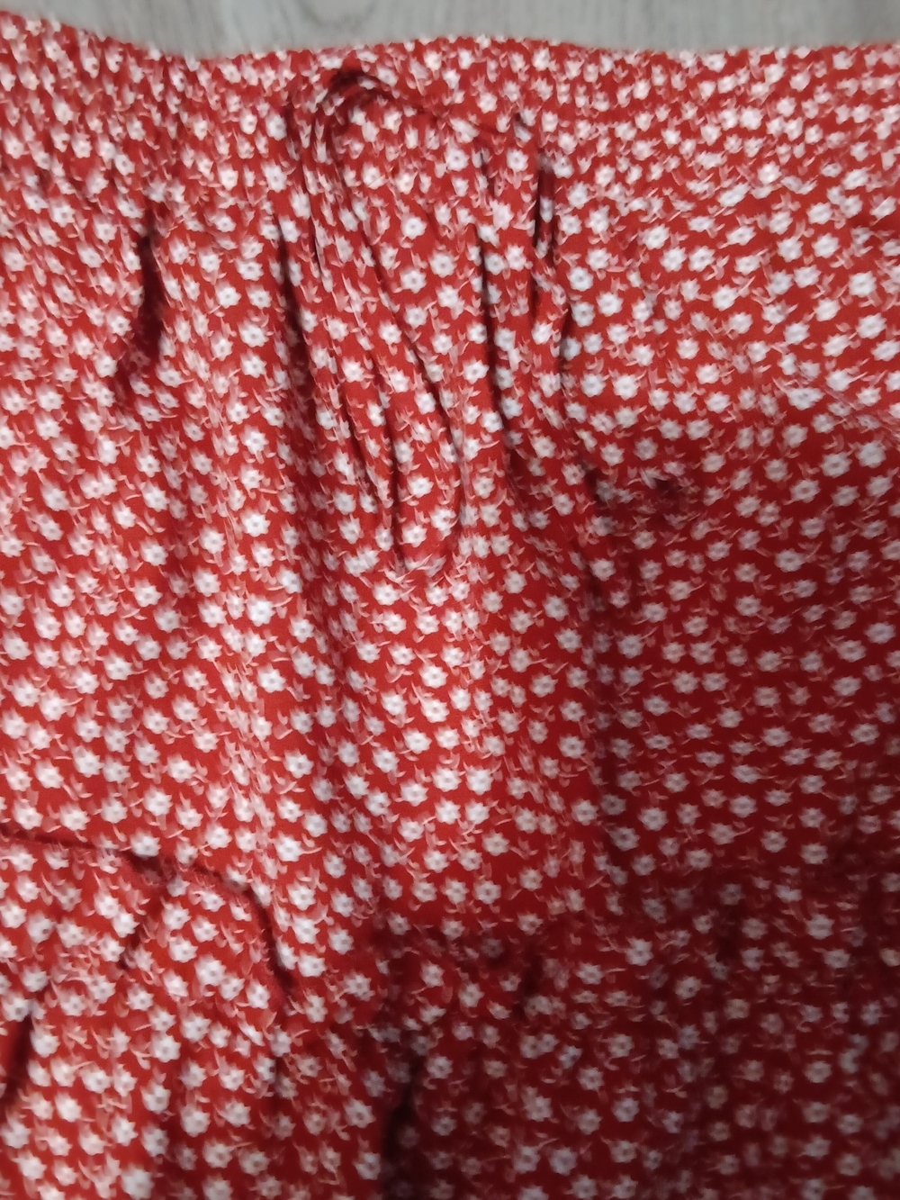 SHEIN Red Floral Tiered Mini Skirt - Picture 2 of 7